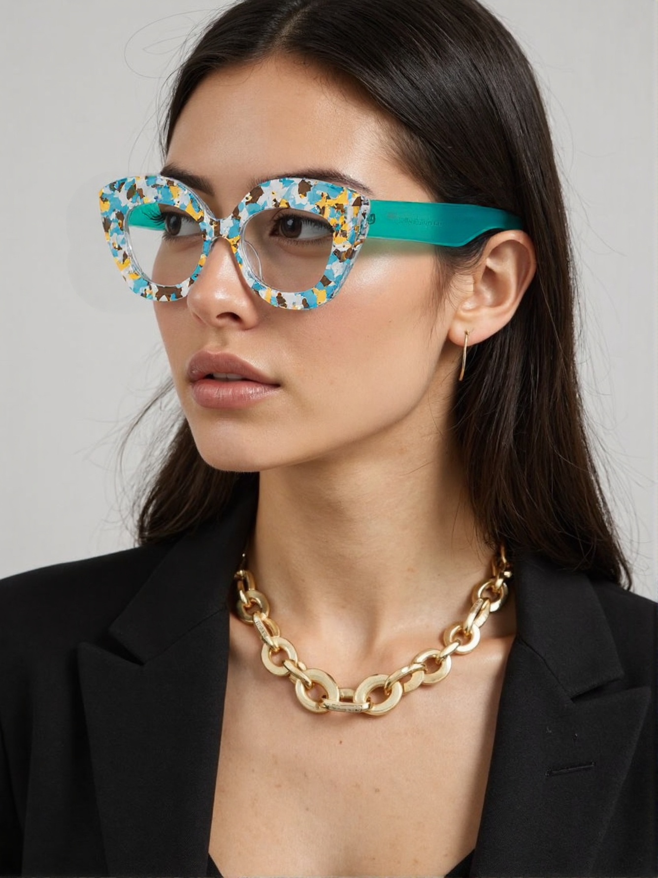 Street Fashion Show - Große Cat-Eye-Brille mit floraler Glasstruktur, elegante